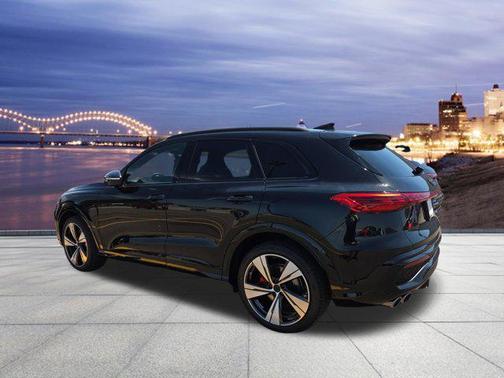 Mythos Black Metallic 2026 Audi SQ5 3.0T Premium Plus