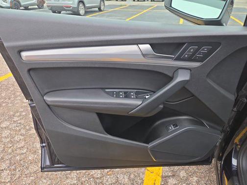 2020 Audi Q5 45 Titanium Premium