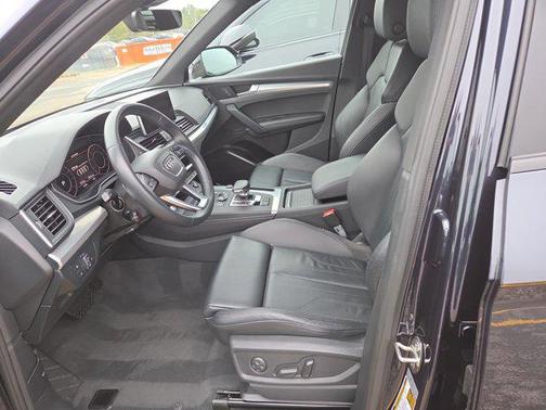 2020 Audi Q5 45 Titanium Premium