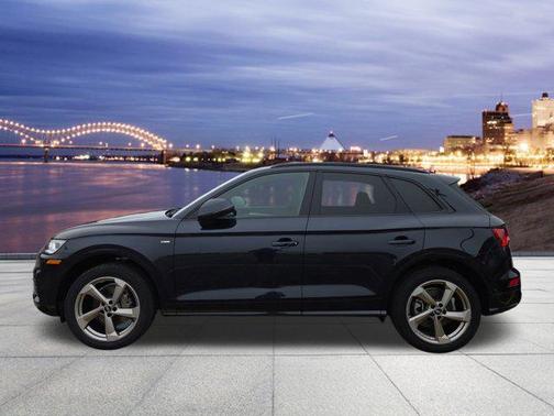 2020 Audi Q5 45 Titanium Premium