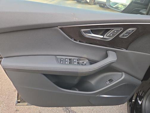 2026 Audi Q8 55 Premium Plus