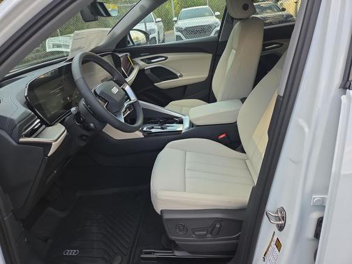 Glacier White Metallic 2026 Audi Q5 Premium Plus TFSI quattro S tronic
