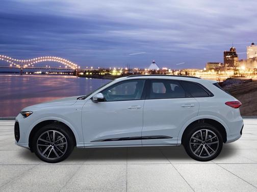 Glacier White Metallic 2026 Audi Q5 Premium Plus TFSI quattro S tronic