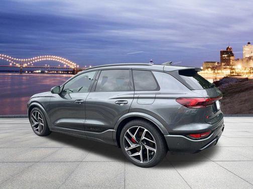 2025 Audi SQ6 e-tron Prestige quattro