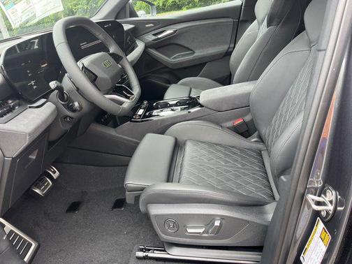 2025 Audi SQ6 e-tron Prestige quattro