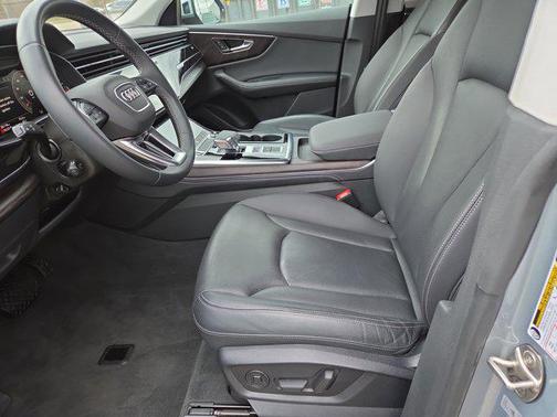 2023 Audi Q8 55 Premium Plus