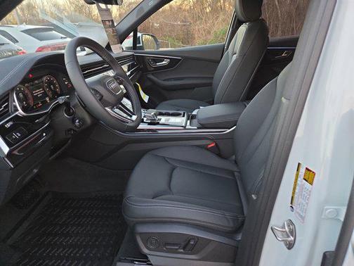 2026 Audi Q7 55 Premium Plus