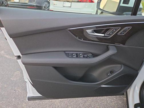 2026 Audi Q7 55 Premium Plus