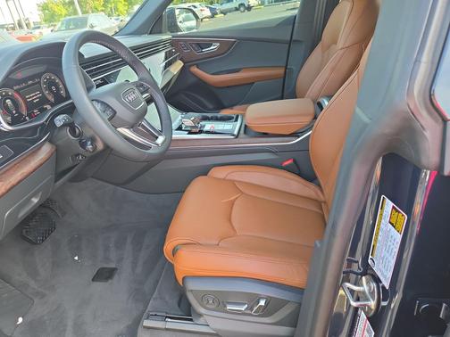 Waitomo Blue Metallic 2026 Audi Q8 55 Prestige