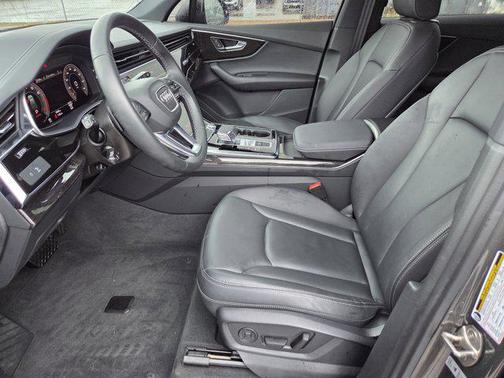 2025 Audi Q7 45 Premium