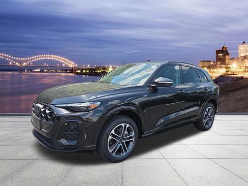Mythos Black Metallic 2026 Audi Q5 Premium TFSI quattro S tronic