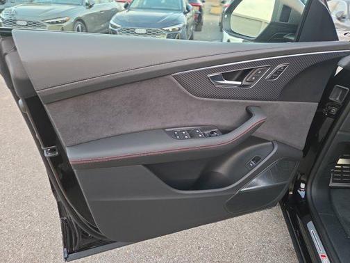 2026 Audi RS Q8 4.0T