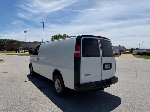 Summit White 2017 Chevrolet Express 2500 Work Van