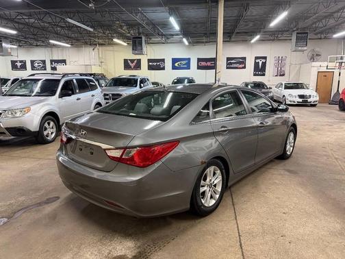 2013 Hyundai SONATA GLS