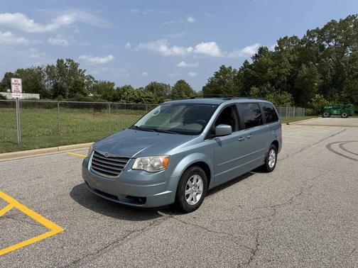 2010 Chrysler Town & Country Touring
