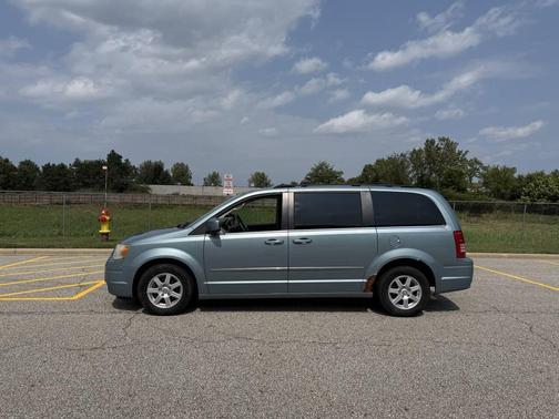 2010 Chrysler Town & Country Touring