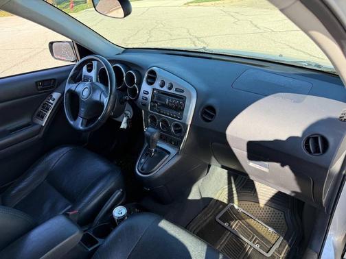 2006 Pontiac Vibe Base