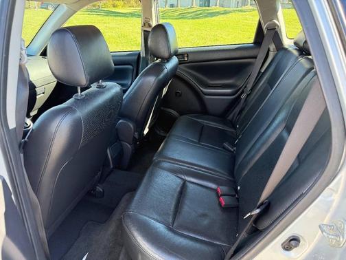 2006 Pontiac Vibe Base