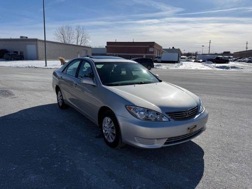 2005 Toyota Camry LE