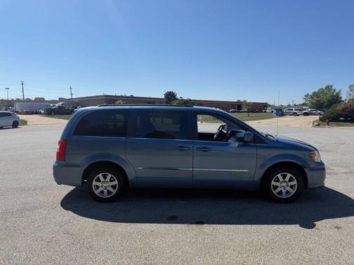 2012 Chrysler Town & Country Touring