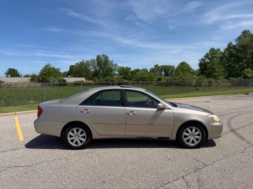 Desert Sand Mica 2002 Toyota Camry LE V6
