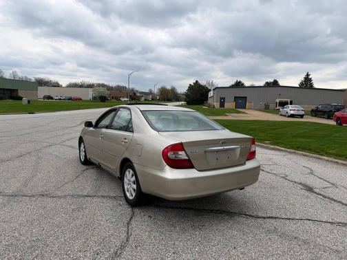 Desert Sand Mica 2002 Toyota Camry LE V6