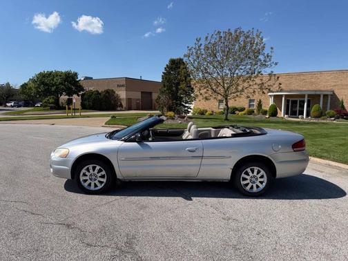 Bright Silver Metallic Clearcoat 2004 Chrysler Sebring Base