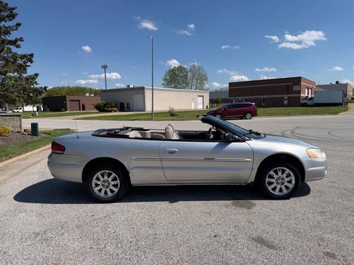 Bright Silver Metallic Clearcoat 2004 Chrysler Sebring Base