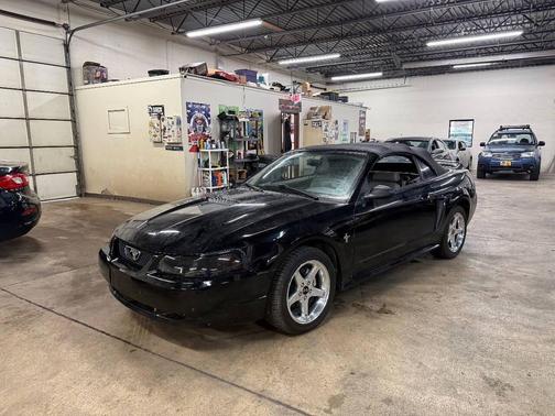 2000 Ford Mustang Base