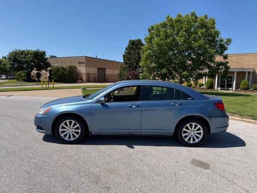 Sapphire Crystal Metallic Clear Coat 2011 Chrysler 200 Touring