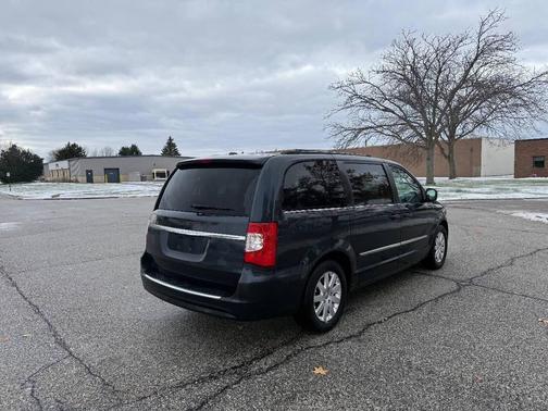 2013 Chrysler Town & Country Touring