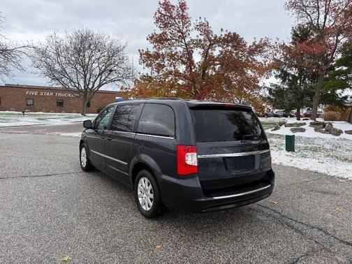 2013 Chrysler Town & Country Touring