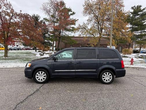 2013 Chrysler Town & Country Touring