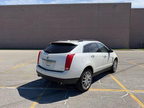 White 2012 Cadillac SRX Base