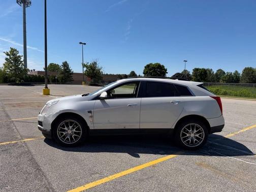 White 2012 Cadillac SRX Base
