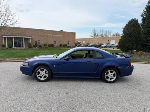 2002 Ford Mustang Base