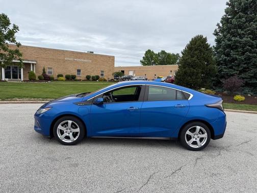 Kinetic Blue Metallic 2017 Chevrolet Volt LT