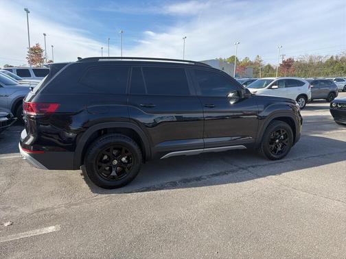 2025 Volkswagen Atlas 2.0T Peak Edition