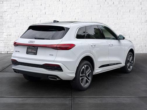 2025 Audi Q5 Premium
