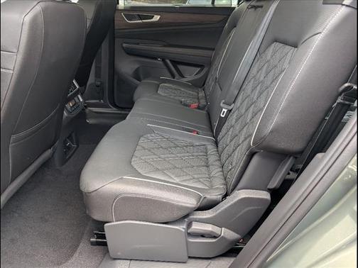 2025 Volkswagen Atlas 2.0T SEL Premium R-Line 4MOTION