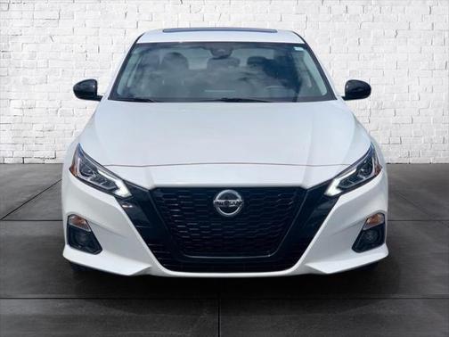 2022 Nissan Altima SR FWD