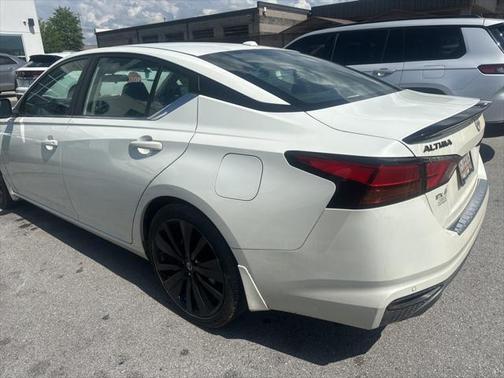 2022 Nissan Altima SR FWD