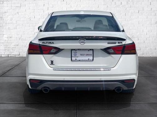 2022 Nissan Altima SR FWD