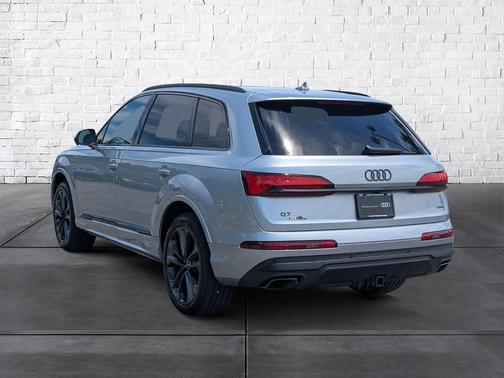 Satellite Silver Metallic 2025 Audi Q7 55 Premium Plus
