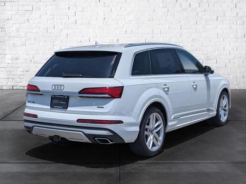2025 Audi Q7 55 Premium Plus