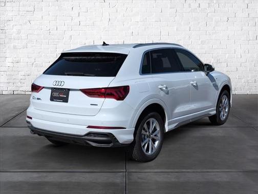 2025 Audi Q3 Premium 45 TFSI S line quattro Tiptronic