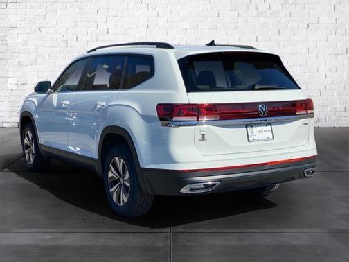 2025 Volkswagen Atlas 2.0T SE