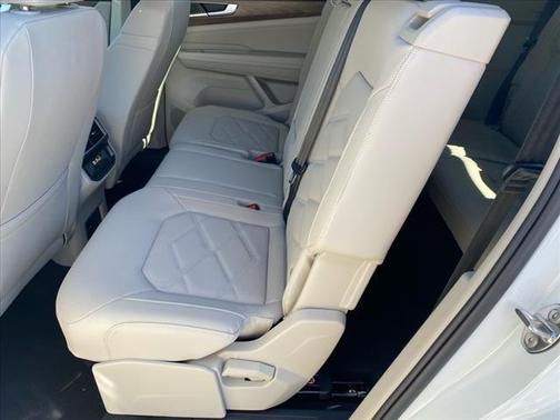 2025 Volkswagen Atlas 2.0T SE