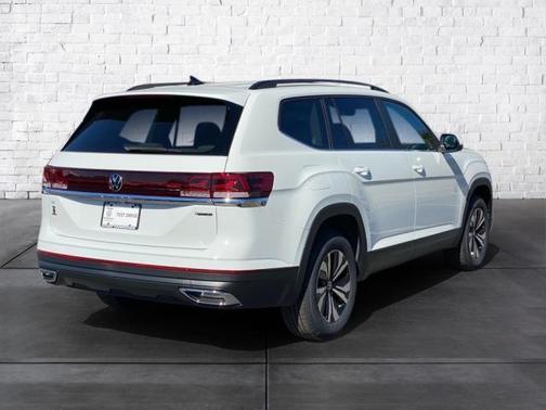 2025 Volkswagen Atlas 2.0T SE