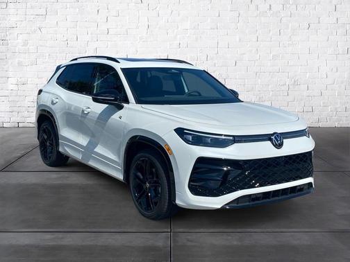 2025 Volkswagen Tiguan 2.0T SE R-Line Black